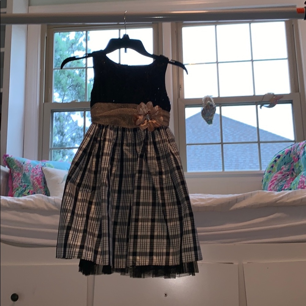 Girls dress